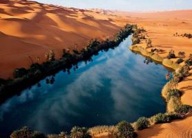 تپه های سینمایی و دریاچه ها در Ubari، لیبی
