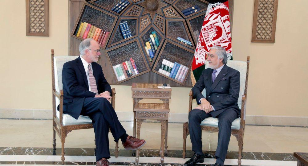 دیدار سرپرست سفارت آمریکا در کابل با عبدالله عبدالله ملاقات سرپرست سفارت آمریکا در کابل با عبدالله عبدالله