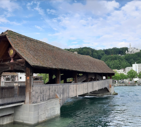 پل اسپرور ، لذت بردن از زیبایی های اطراف پل در سوئیس